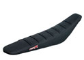 Housse de selle KTM SXF-SX 07-10, XC 08-11, EXC 08-11 TOP BLACK- SIDE BLACK-STRIPES BLACK (M513-3BBB)